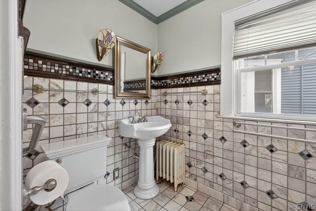 1062 Bellevue Avenue, Syracuse, NY 13204