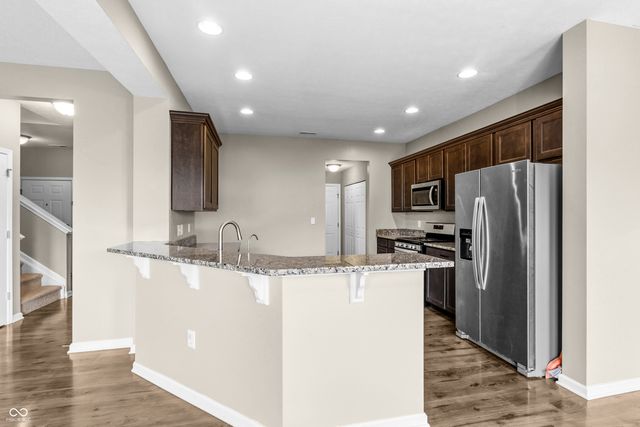 2064 Shadow Creek Boulevard, Columbus, IN 47201