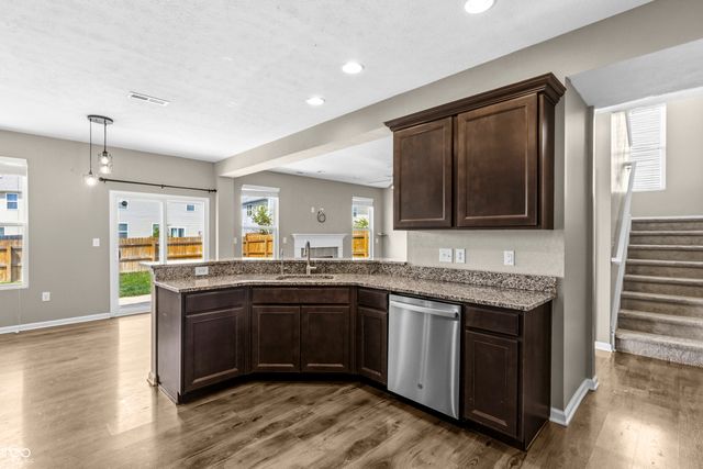 2064 Shadow Creek Boulevard, Columbus, IN 47201