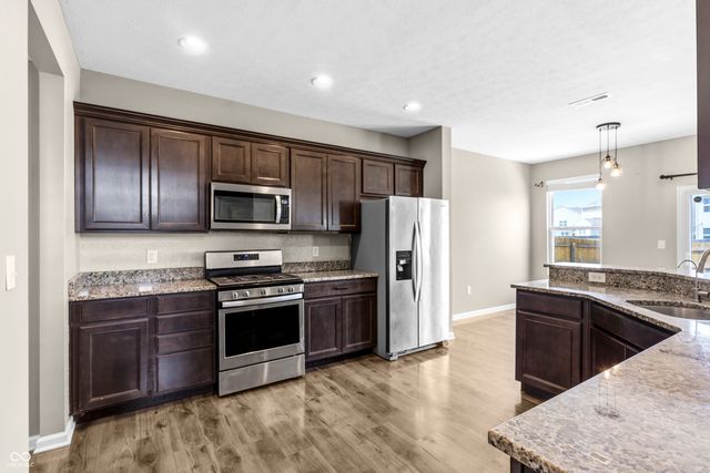 2064 Shadow Creek Boulevard, Columbus, IN 47201