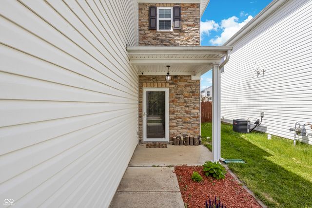 2064 Shadow Creek Boulevard, Columbus, IN 47201