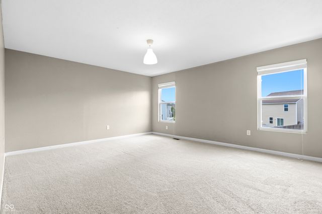 2064 Shadow Creek Boulevard, Columbus, IN 47201