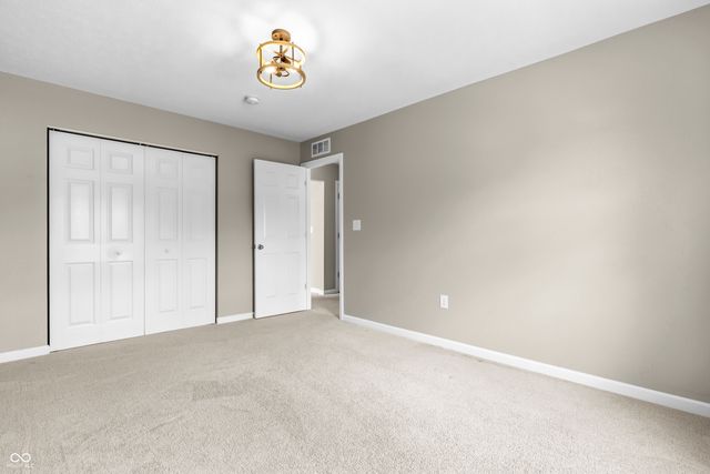 2064 Shadow Creek Boulevard, Columbus, IN 47201