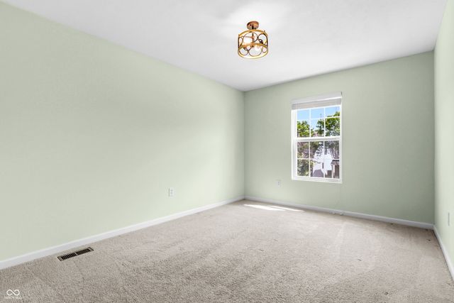 2064 Shadow Creek Boulevard, Columbus, IN 47201