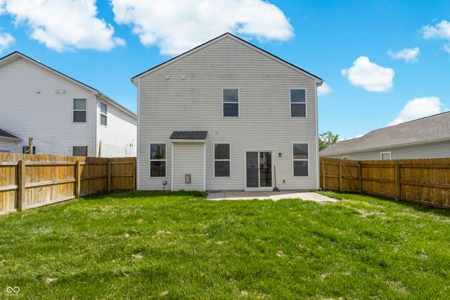 2064 Shadow Creek Boulevard, Columbus, IN 47201
