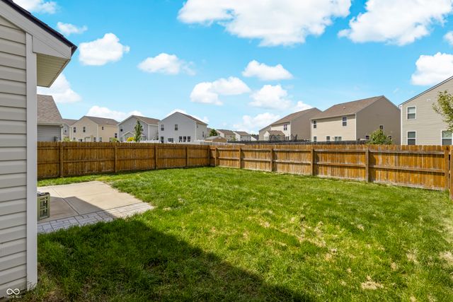 2064 Shadow Creek Boulevard, Columbus, IN 47201