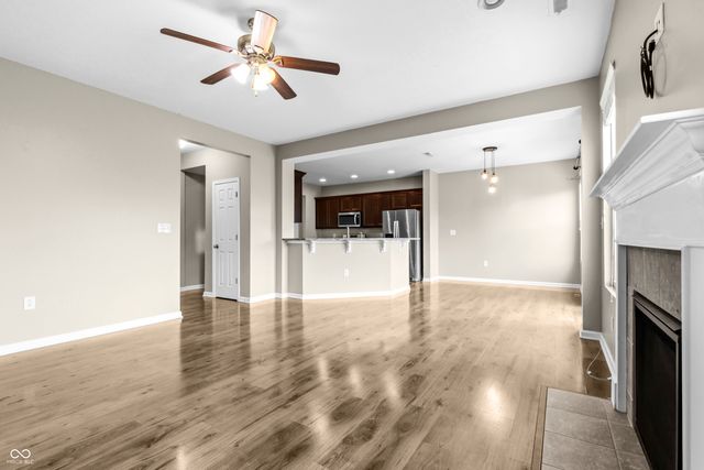 2064 Shadow Creek Boulevard, Columbus, IN 47201