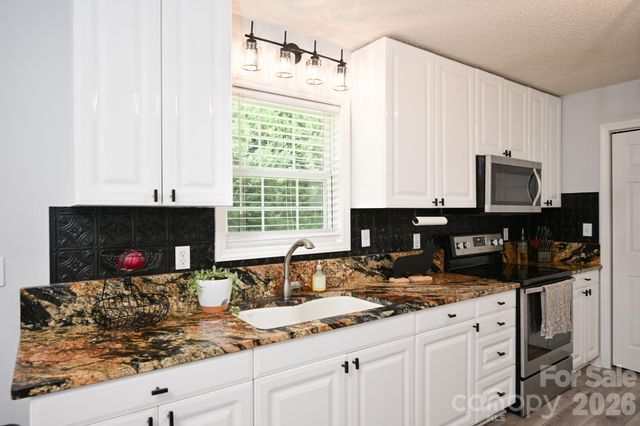 1151 Shady Lane, Marion, NC 28752