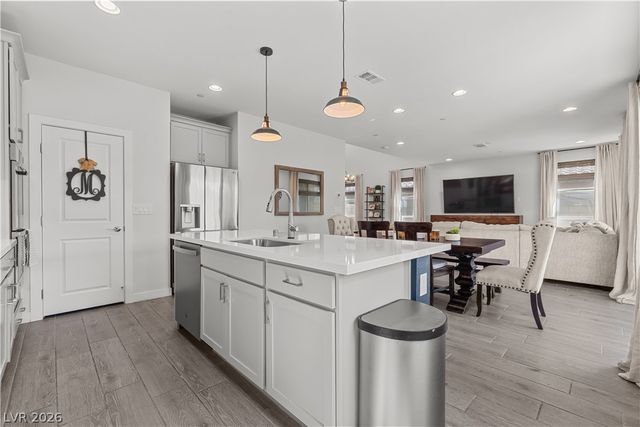 9893 Cullin Range Avenue, Las Vegas, NV 89166