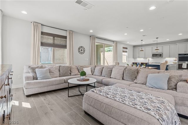 9893 Cullin Range Avenue, Las Vegas, NV 89166