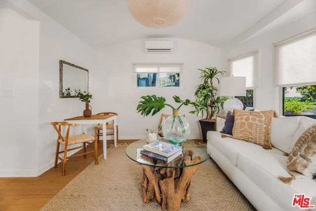 5848 Willoughby Avenue, Los Angeles, CA 90038