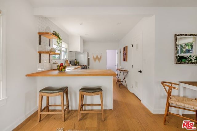5848 Willoughby Avenue, Los Angeles, CA 90038