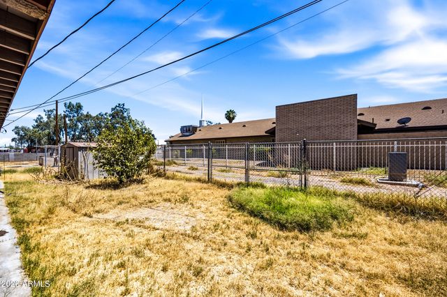 3905 W ALMERIA Road 2, Phoenix, AZ 85009