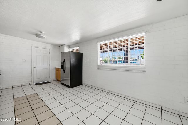 3905 W ALMERIA Road 2, Phoenix, AZ 85009