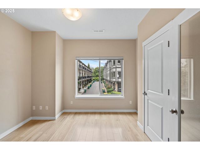 10442 Sw AKILEAN Ter, Tigard, OR 97223