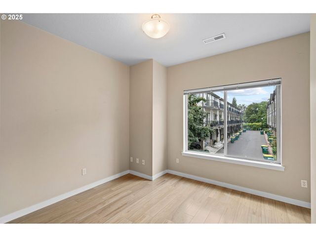 10442 Sw AKILEAN Ter, Tigard, OR 97223