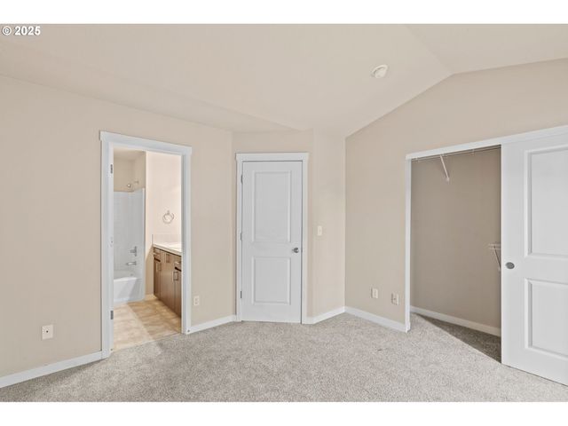 10442 Sw AKILEAN Ter, Tigard, OR 97223