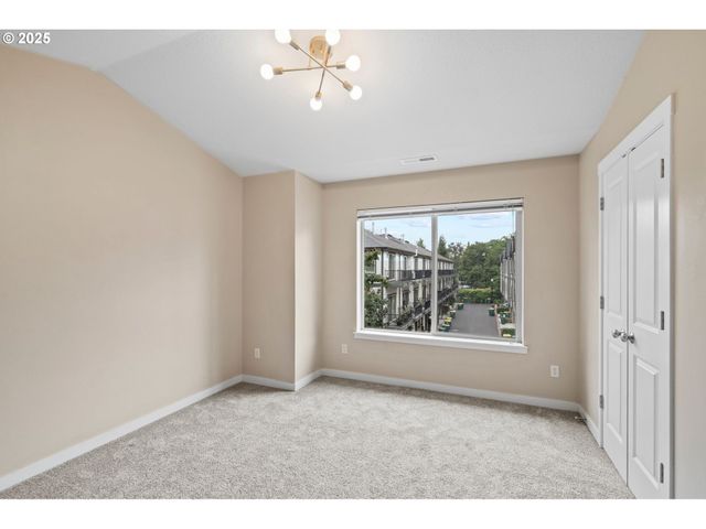 10442 Sw AKILEAN Ter, Tigard, OR 97223