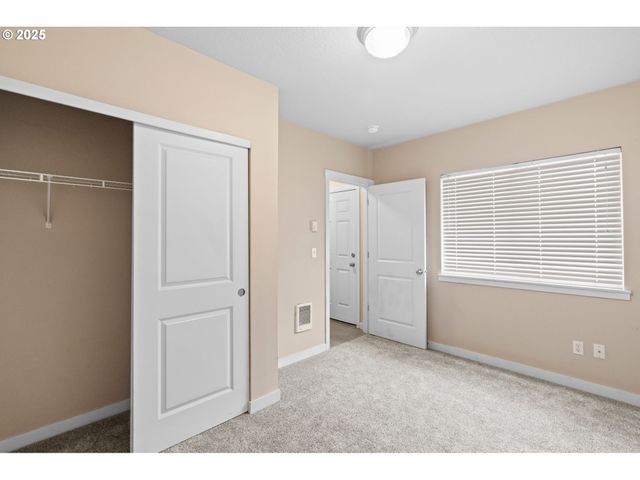 10442 Sw AKILEAN Ter, Tigard, OR 97223