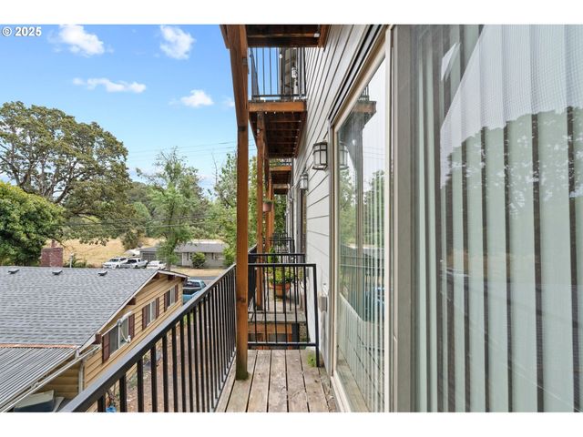 10442 Sw AKILEAN Ter, Tigard, OR 97223