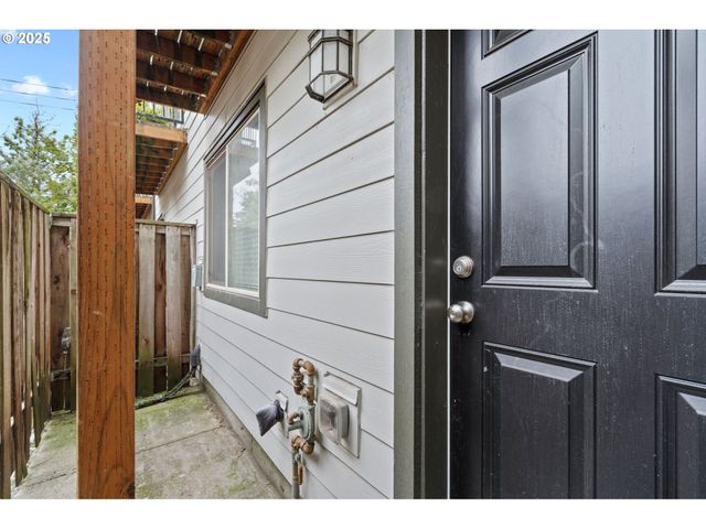 10442 Sw AKILEAN Ter, Tigard, OR 97223