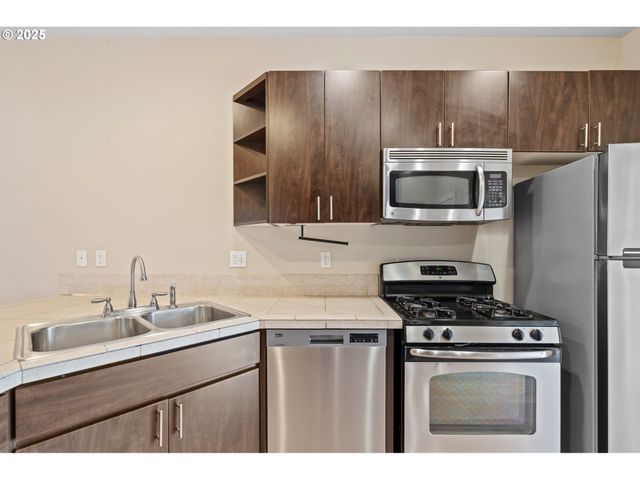 10442 Sw AKILEAN Ter, Tigard, OR 97223