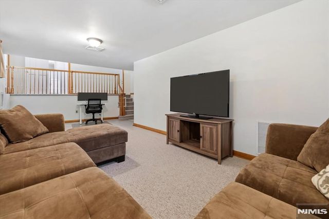 600 Sloat Place, River Vale, NJ 07675
