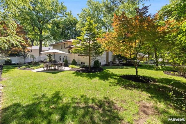 600 Sloat Place, River Vale, NJ 07675