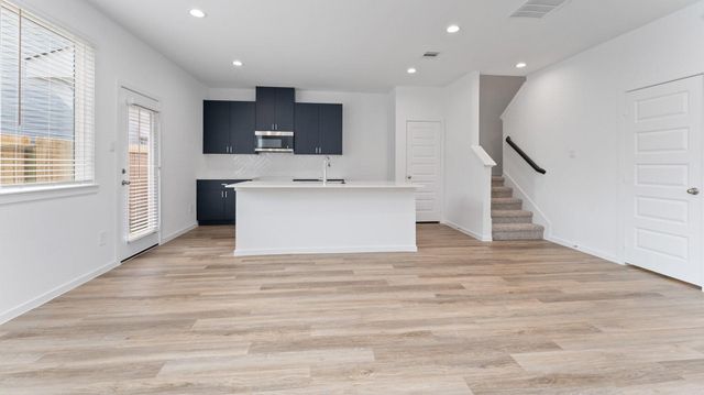 7815 Inwood Hills Lane, Houston, TX 77088