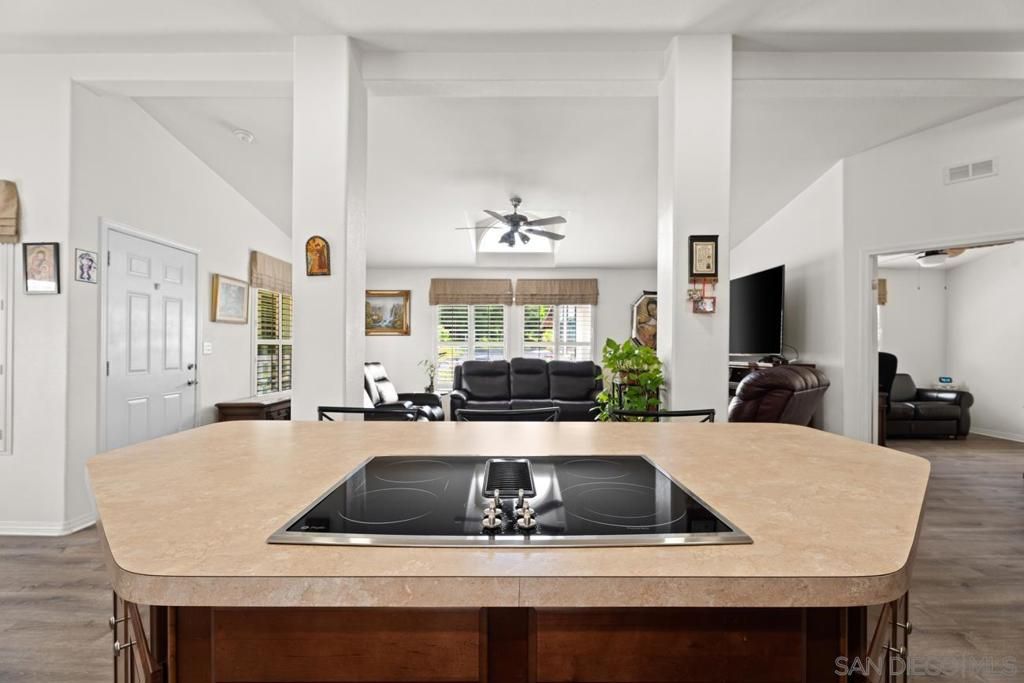 Image 11 of property listing at 8975 Lawrence Welk Drive 54, Escondido, CA 92026