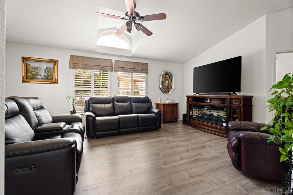 Image 18 of property listing at 8975 Lawrence Welk Drive 54, Escondido, CA 92026