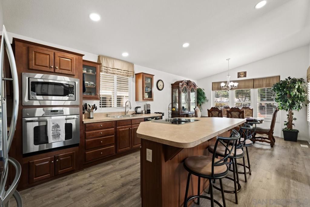 Image 7 of property listing at 8975 Lawrence Welk Drive 54, Escondido, CA 92026