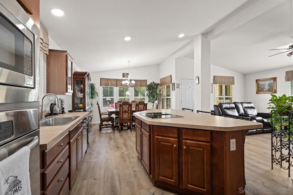 Image 8 of property listing at 8975 Lawrence Welk Drive 54, Escondido, CA 92026