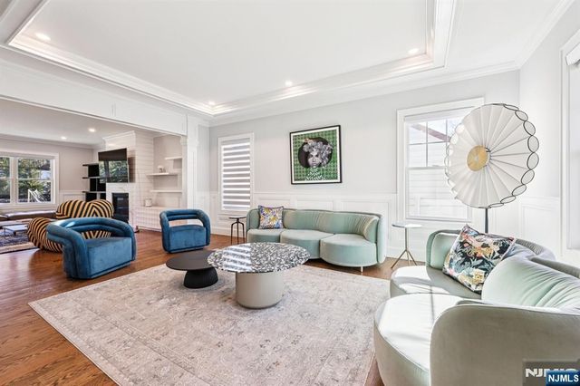 298 Buttonwood Drive, Paramus, NJ 07652