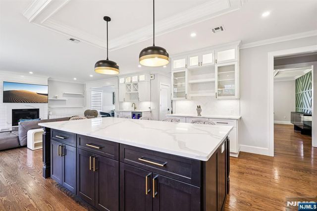 298 Buttonwood Drive, Paramus, NJ 07652