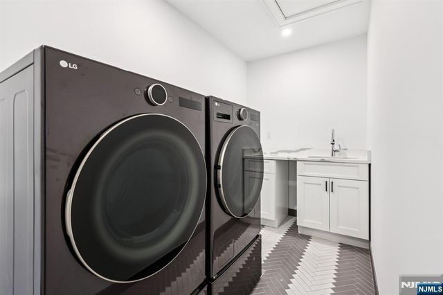 298 Buttonwood Drive, Paramus, NJ 07652