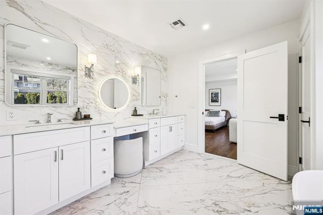 298 Buttonwood Drive, Paramus, NJ 07652