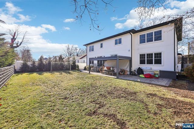 298 Buttonwood Drive, Paramus, NJ 07652