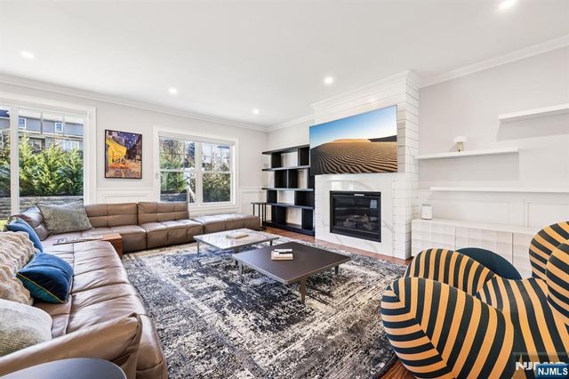 298 Buttonwood Drive, Paramus, NJ 07652