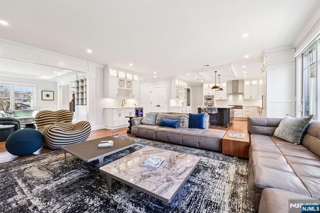 298 Buttonwood Drive, Paramus, NJ 07652