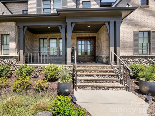 1115 Shelton Oaks Court, Charlotte, NC 28105