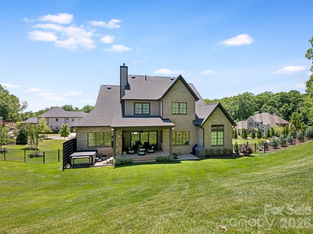 1115 Shelton Oaks Court, Charlotte, NC 28105