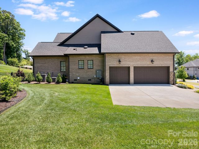 1115 Shelton Oaks Court, Charlotte, NC 28105