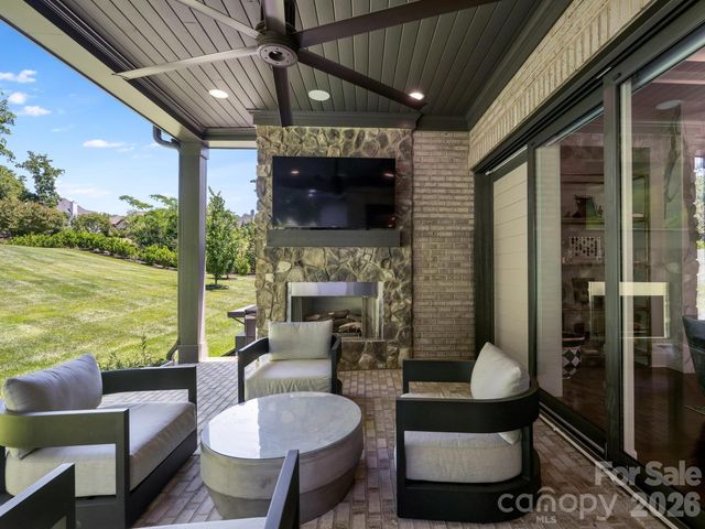 1115 Shelton Oaks Court, Charlotte, NC 28105