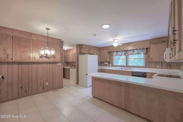 329 C R Edwards Road, Beulaville, NC 28518