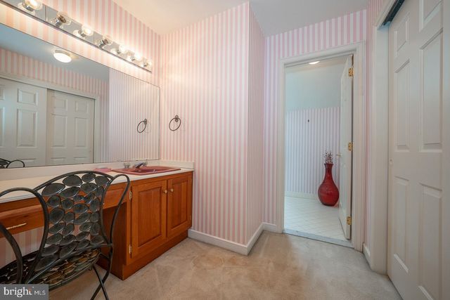 769 S WARREN AVE, Malvern, PA 19355