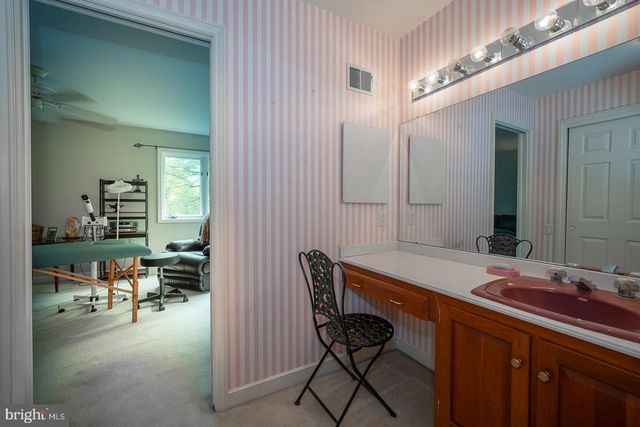 769 S WARREN AVE, Malvern, PA 19355