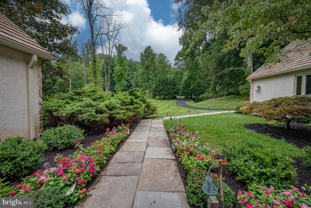 769 S WARREN AVE, Malvern, PA 19355