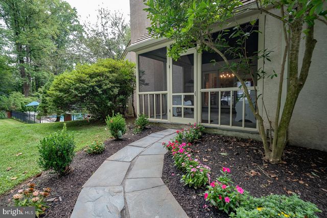 769 S WARREN AVE, Malvern, PA 19355
