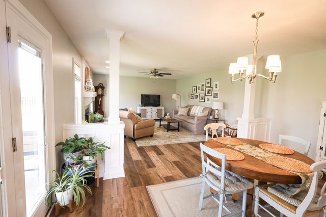 137 Trillium Ct, Clarksville, TN 37043